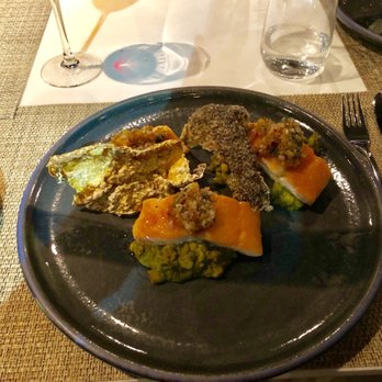 Estro - Seared salmon w/ chickpea stew, prawns and salmon skin chicharon - Seafood Near Me - Las Condes, RM Estro - Seared salmon w/ chickpea stew, prawns and salmon skin chicharon - Seafood Near Me - Las Condes, RM