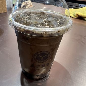 Maruwu Seicha Moili'ili - Hojicha latte with Okinawan boba - Coffee & Tea Near Me - Honolulu, Hawaii Maruwu Seicha Moili'ili - Hojicha latte with Okinawan boba - Coffee & Tea Near Me - Honolulu, Hawaii