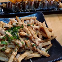 Truffle Fries and Sushi (@miguelmoralesphotography on Instagram) Truffle Fries and Sushi (@miguelmoralesphotography on Instagram)