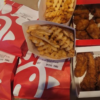 Chick-fil-A - Spicy chicken sandwiches, waffle fries, nuggets and chick-n-strips - Fast Food Near Me - Westbury, New York Chick-fil-A - Spicy chicken sandwiches, waffle fries, nuggets and chick-n-strips - Fast Food Near Me - Westbury, New York