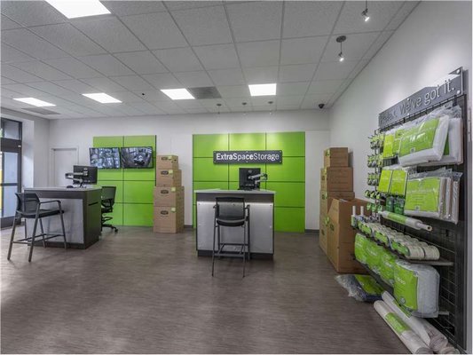 Extra Space Storage by null