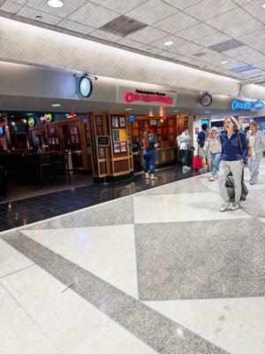 Chickie's & Pete's Terminal A by null