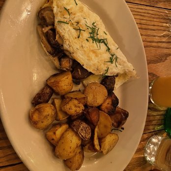 Freemans - Spring Egg White Omelet - Breakfast & Brunch Near Me - New York, New York Freemans - Spring Egg White Omelet - Breakfast & Brunch Near Me - New York, New York