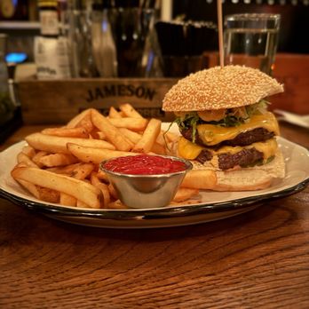 The Blasket - Smashburger - Irish Pub Near Me - New York, New York The Blasket - Smashburger - Irish Pub Near Me - New York, New York