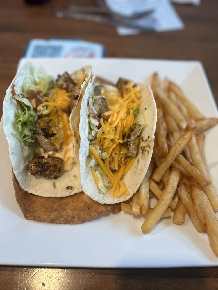 Uncle Ike's Sandbar & Grill