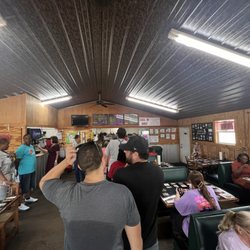 Sam's Smokehouse - Inside