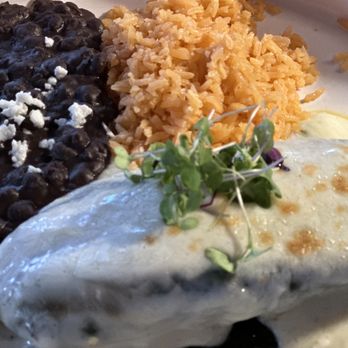 Sueño Coctelería Mexicana - Seafood Chile Relleno - Mexican Near Me - Richardson, Texas Sueño Coctelería Mexicana - Seafood Chile Relleno - Mexican Near Me - Richardson, Texas