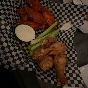 Fat Willy's - 10 wings- parm garlic and medium Buffalo - Sports Bars Near Me - Mesa, Arizona