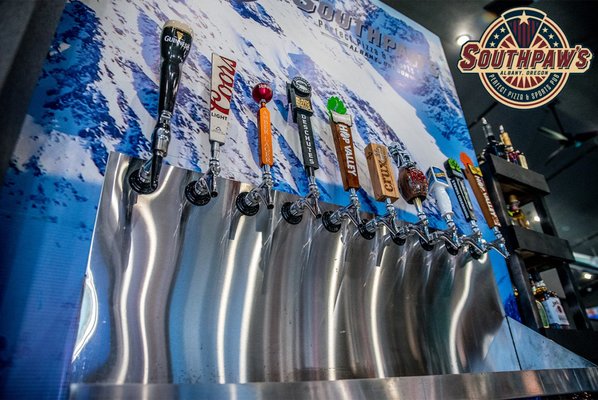 Southpaws Pizza and Sports Bar by null