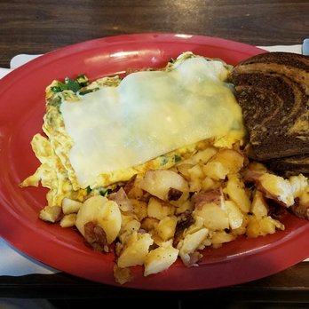 Grumpy's - Fritata with side of potatoes! Very good,  fresh and full of fresh veggies! - Diners Near Me - East Dennis, Massachusetts