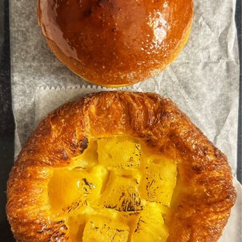 Paris Baguette - Pineapple danish, creme brulee donut - Bakeries Near Me - Bound Brook, New Jersey