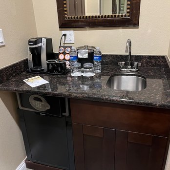 Carter Estate Winery and Resort - Vineyard Bungalow - Coffee/tea, sink, mini refrigerator - Wineries Near Me - Temecula, California Carter Estate Winery and Resort - Vineyard Bungalow - Coffee/tea, sink, mini refrigerator - Wineries Near Me - Temecula, California