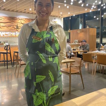 Olili - Lei, our server! - Desserts Near Me - Honolulu, Hawaii Olili - Lei, our server! - Desserts Near Me - Honolulu, Hawaii