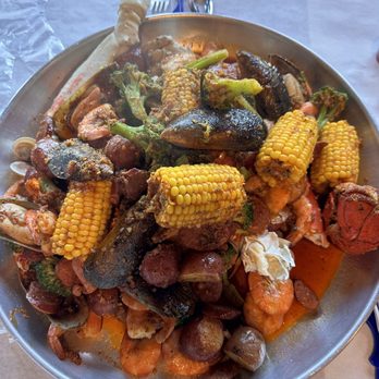 Storming Crab - Clarksville - Family combo that feeds 5-7 - Cajun/Creole Near Me - Clarksville, Tennessee