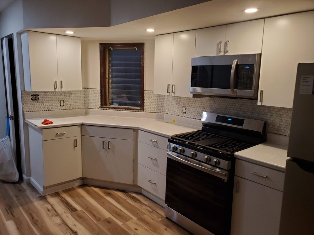 Slide of Creativos Constrution