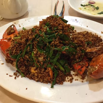 橋底辣蟹 - Huge claws, lots of fried garlic (about $90 USD) - Cantonese Near Me - Hong Kong, HK