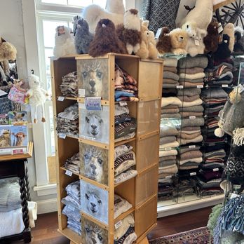 Island Alpaca - Shorts - Knitting Supplies Near Me - Oak Bluffs, Massachusetts