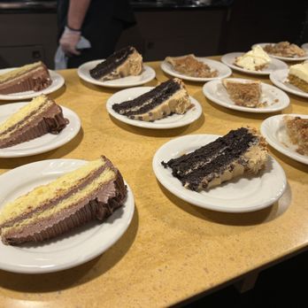 Miller's Smorgasbord - Cakes - Buffets Near Me - Ronks, Pennsylvania