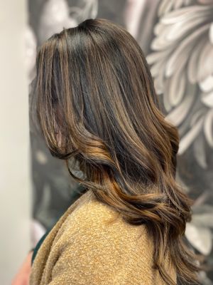 Tangles Salon