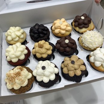 Sugar Bliss - 1 Dozen Regular Cupcakes - Cupcakes Near Me - Chicago, Illinois Sugar Bliss - 1 Dozen Regular Cupcakes - Cupcakes Near Me - Chicago, Illinois