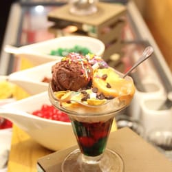Tokyo Table - Too hot for summer? Halo-halo all you can!