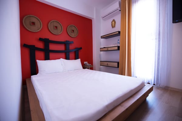 Menendi Otel by null