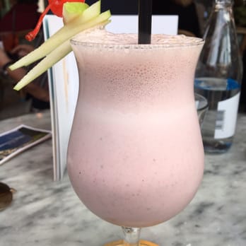 Cappuccino Borne - Lassi med hindbær - Breakfast & Brunch Near Me - Palma, PM