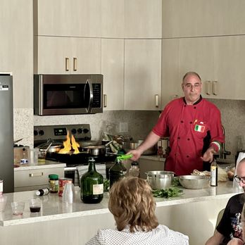 Chef Baba Cooking Class - Chef Baba demonstrating making the vodka sauce. - Cooking Classes Near Me - Lauderdale Lakes, Florida