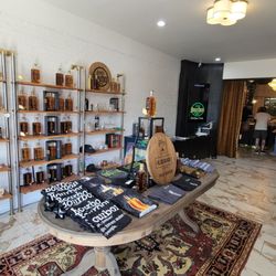 Fresh Bourbon - Gift shop