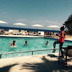 Dani-Fit - Owner Danielle Pietrocarlo teaching in Jamaica