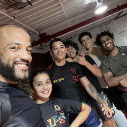 The Jiu Jitsu Lounge - After class photo :)