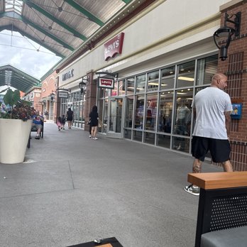 Levi’s Outlet Store - Women's Clothing Near Me - Pooler, Georgia Levi’s Outlet Store - Women's Clothing Near Me - Pooler, Georgia