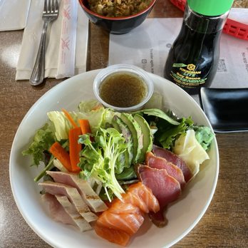 Shwe Taung Restaurant - Sashimi Salad - Sushi Bars Near Me - Arcadia, California