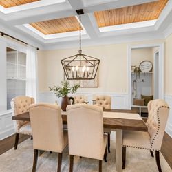 Centerpiece Home Staging - Staged Dining Room
