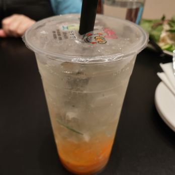 Umi Cafe - Some sort of Fruit Seltzer - Bubble Tea Near Me - Issaquah, Washington