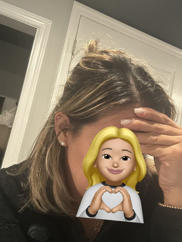 Angie Beauty Salon Logo