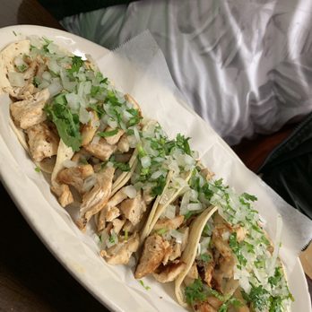 Mi Rinconcito Mexicano - Chicken (Pollo) tacos - Tacos Near Me - Miami, Florida Mi Rinconcito Mexicano - Chicken (Pollo) tacos - Tacos Near Me - Miami, Florida