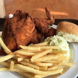 Pollo campero y papas fritas Pollo campero y papas fritas