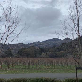 Girard Winery - Wine Tasting Room Near Me - Calistoga, California