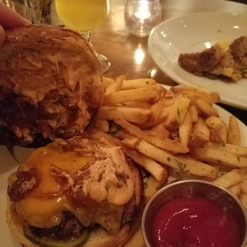 Community Tavern - Late night burger 10$ - New American Near Me - Chicago, Illinois