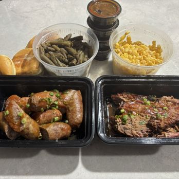 Smoked Lick BBQ - Sausage, brisket, green beans, corn, house, barbecue sauce, rolls - Barbeque Near Me - Hilliard, Ohio Smoked Lick BBQ - Sausage, brisket, green beans, corn, house, barbecue sauce, rolls - Barbeque Near Me - Hilliard, Ohio