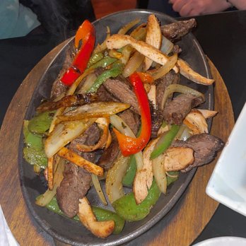 Mia's Cantina - Steak and chicken fajitas, yummy! - Mexican Near Me - Mount Prospect, Illinois