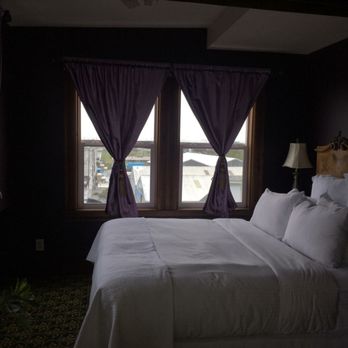 The Inn at 2nd & C - What an amazing room! Brand new beds and all. So comfortable, my husband and I slept like angels! - Hotels Near Me - Eureka, California
