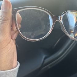 Blink Optometric - My brand new glasses. Dirty!! I'm outside the clinic and this is the condition of my NEW glasses.