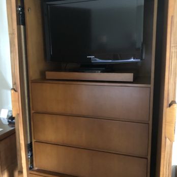 Adelaide Inn - TV set up. - Hotels Near Me - Paso Robles, California