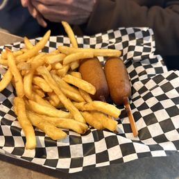 Lunch special 2 corn dogs and fries