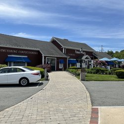 Putnam Pantry Candies, Icecreams and Cafe