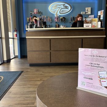 Palm Beach Tan - Front Desk - Skin Care Near Me - San Clemente, California Palm Beach Tan - Front Desk - Skin Care Near Me - San Clemente, California