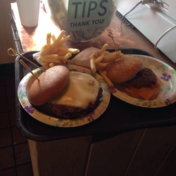 The Chuck Box - Cash only! I got the baby burger but I think next time I'll go for the big if I'm eating it without buns. - Burgers Near Me - Tempe, Arizona