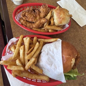 Clifford's Chicken and Fish - Chicken Sandwhich Side Tender - Seafood Near Me - Mountain View, California